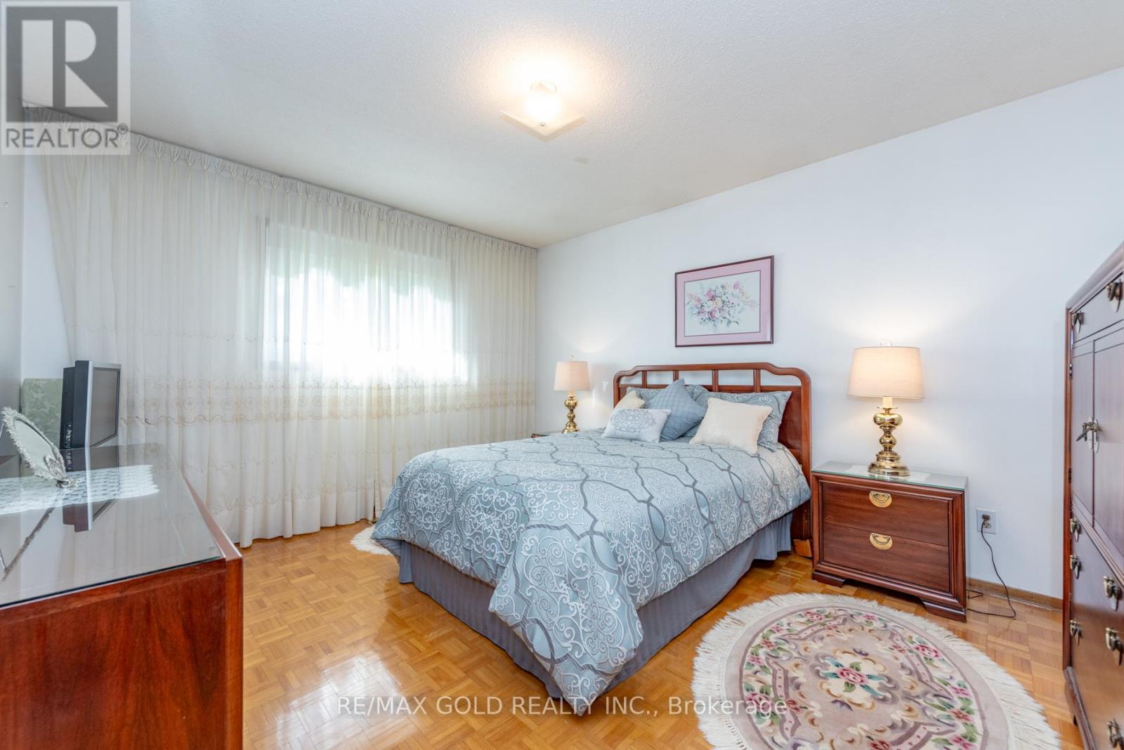 64 Malcolm Crescent, Brampton, Ontario  L6S 3C8 - Photo 17 - W12466630