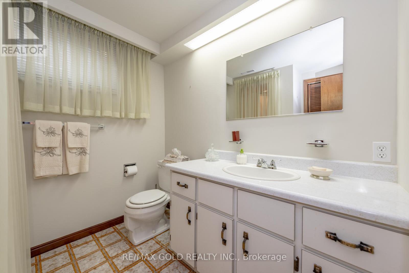64 Malcolm Crescent, Brampton, Ontario  L6S 3C8 - Photo 26 - W12466630