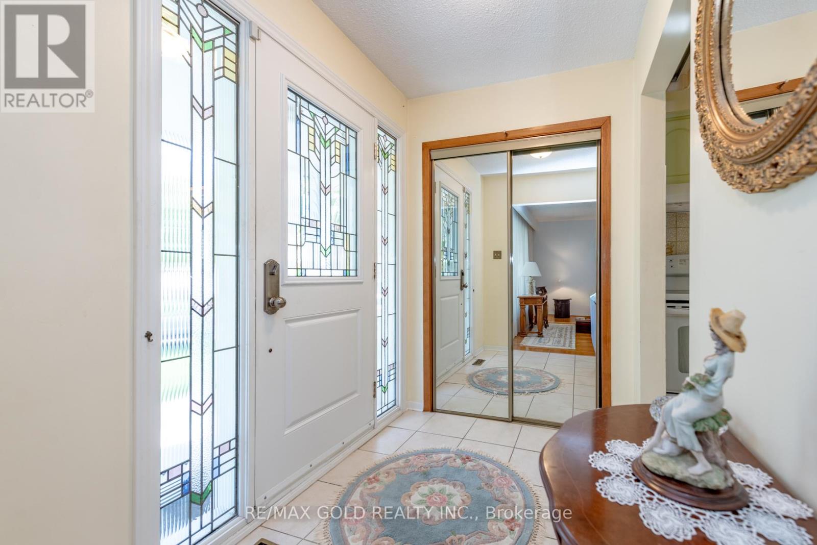 64 Malcolm Crescent, Brampton, Ontario  L6S 3C8 - Photo 3 - W12466630