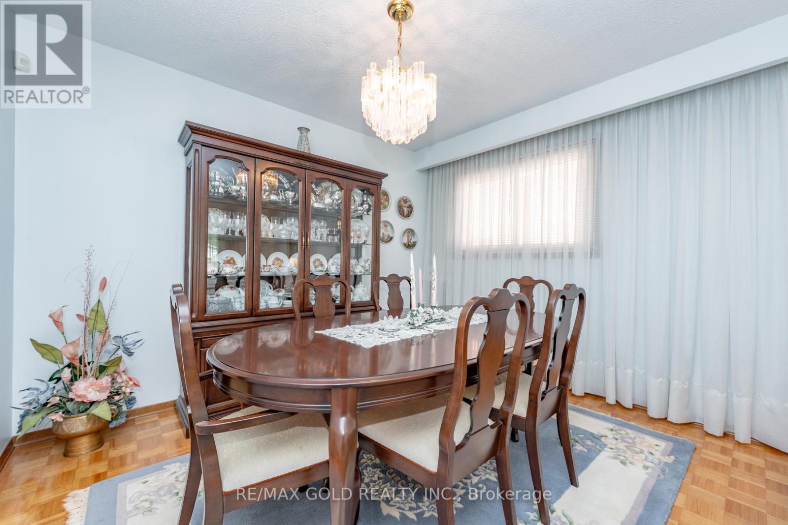 64 Malcolm Crescent, Brampton, Ontario  L6S 3C8 - Photo 6 - W12466630