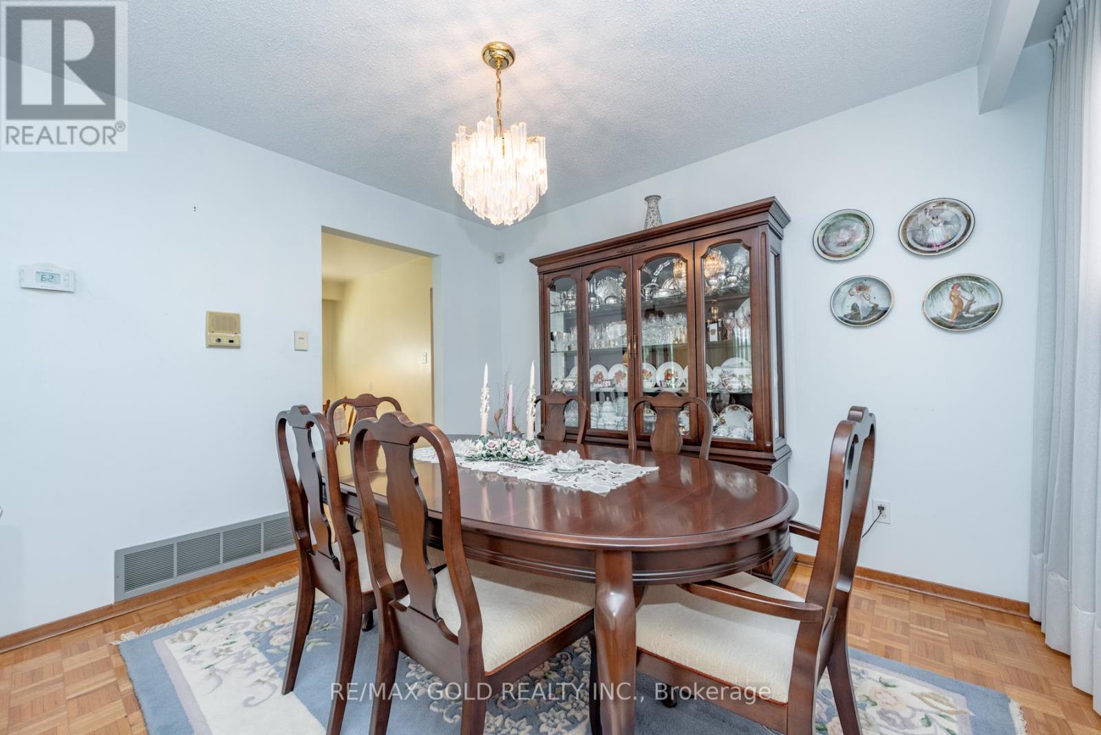 64 Malcolm Crescent, Brampton, Ontario  L6S 3C8 - Photo 7 - W12466630