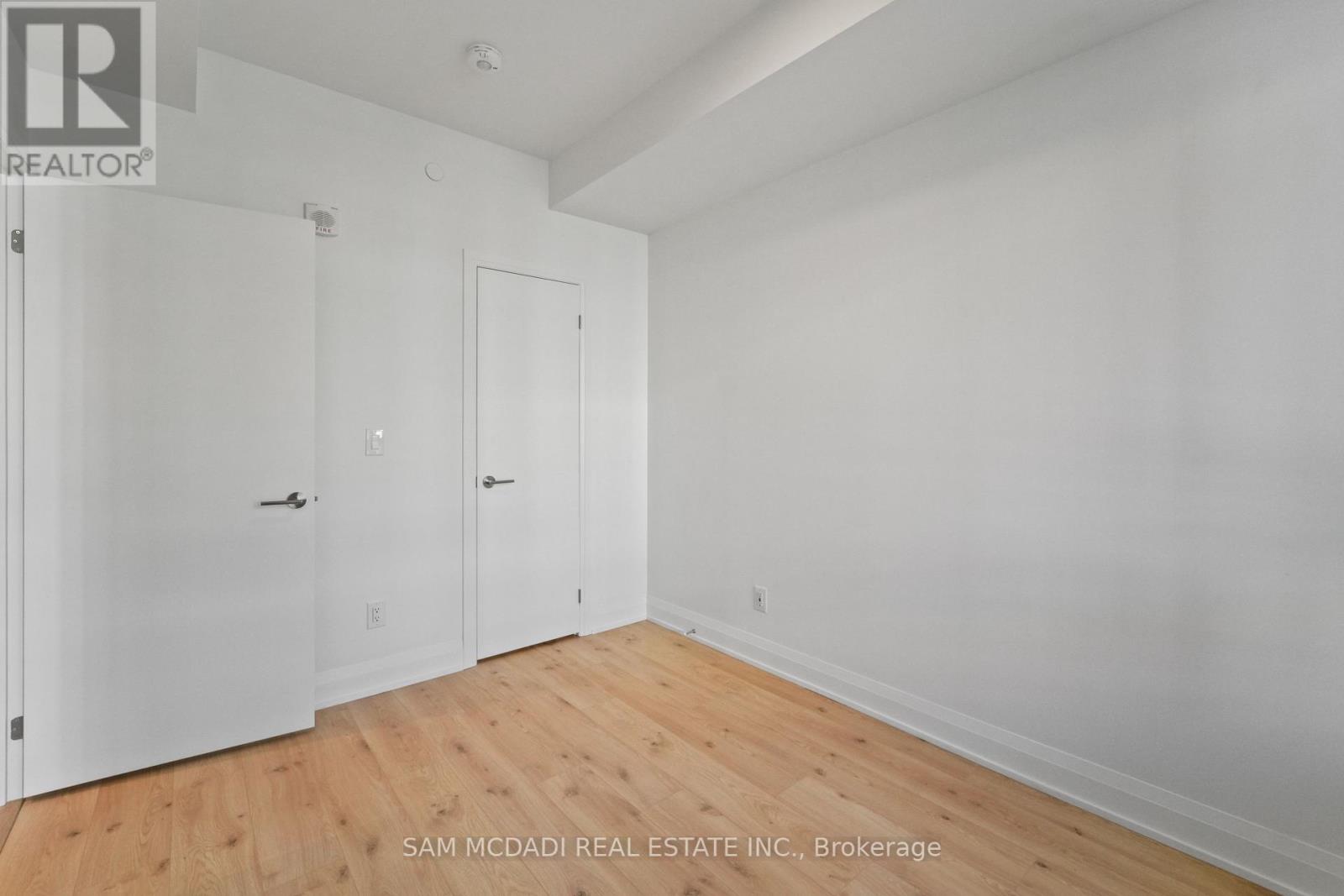 320 - 3250 Carding Mill Trail, Oakville, Ontario  L6M 1L3 - Photo 12 - W12466635