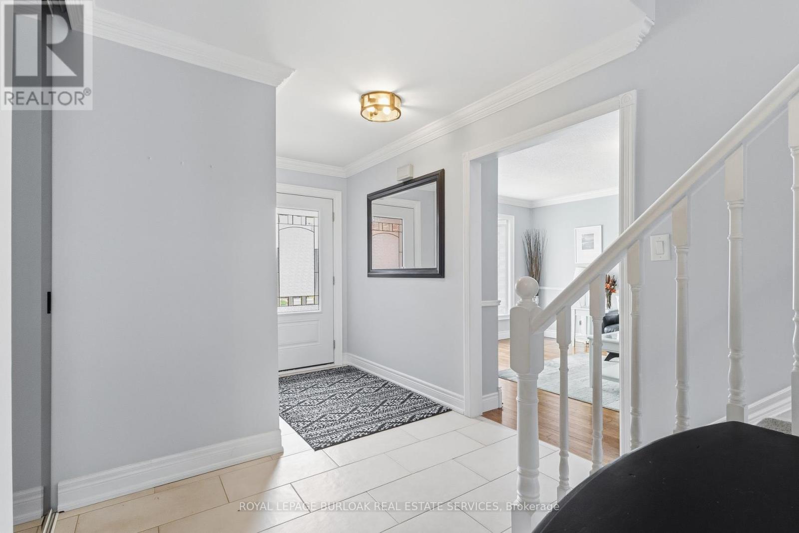 487 White Drive, Milton, Ontario  L9T 4G3 - Photo 4 - W12466637