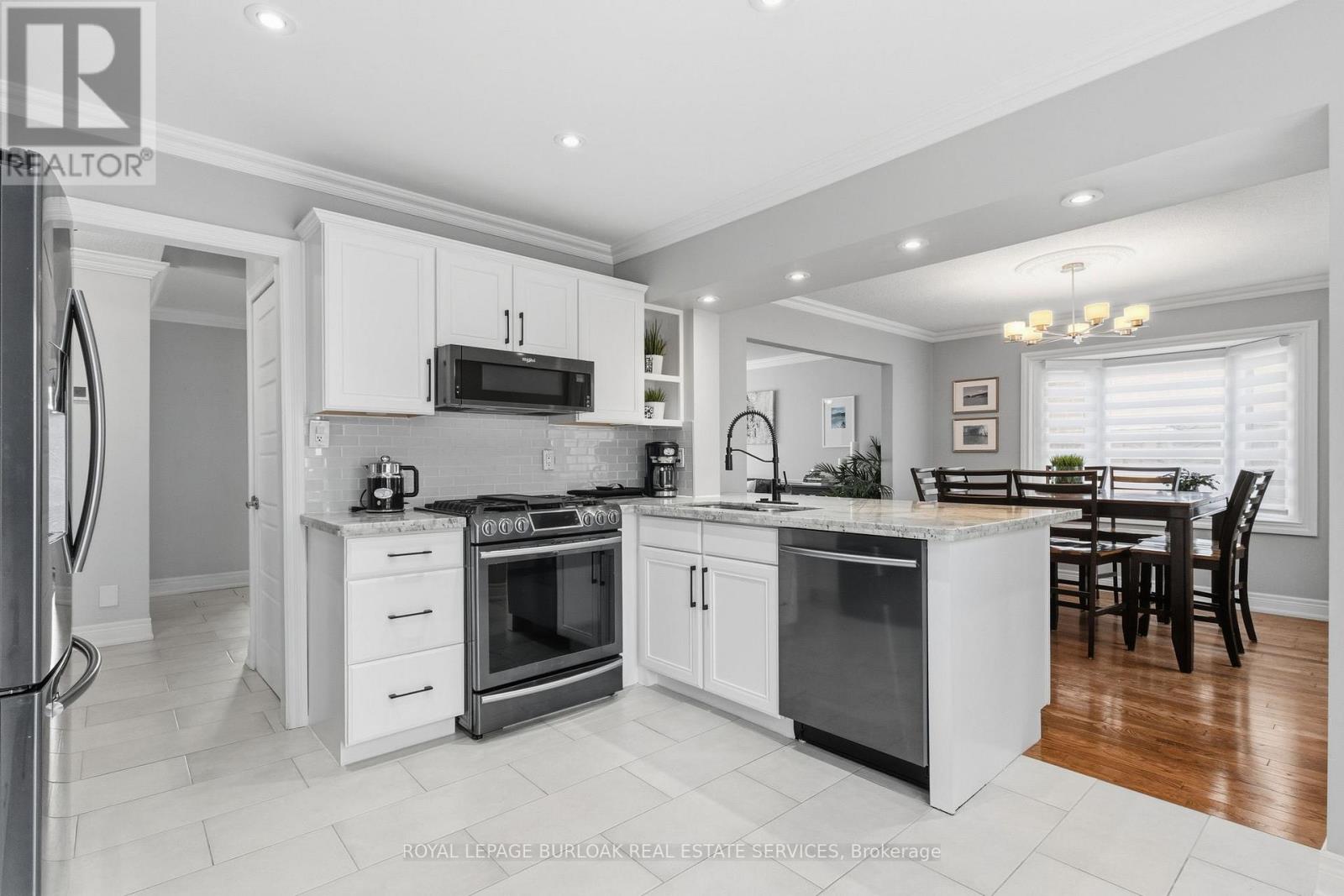487 White Drive, Milton, Ontario  L9T 4G3 - Photo 7 - W12466637