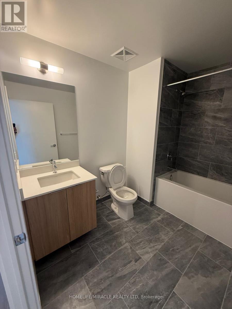 607 - 395 Square One Drive, Mississauga, Ontario  L5B 0P6 - Photo 4 - W12466643