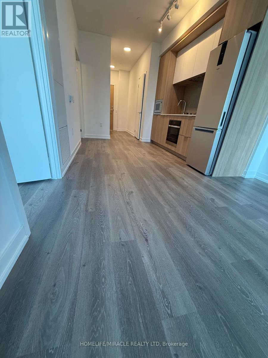 607 - 395 Square One Drive, Mississauga, Ontario  L5B 0P6 - Photo 6 - W12466643