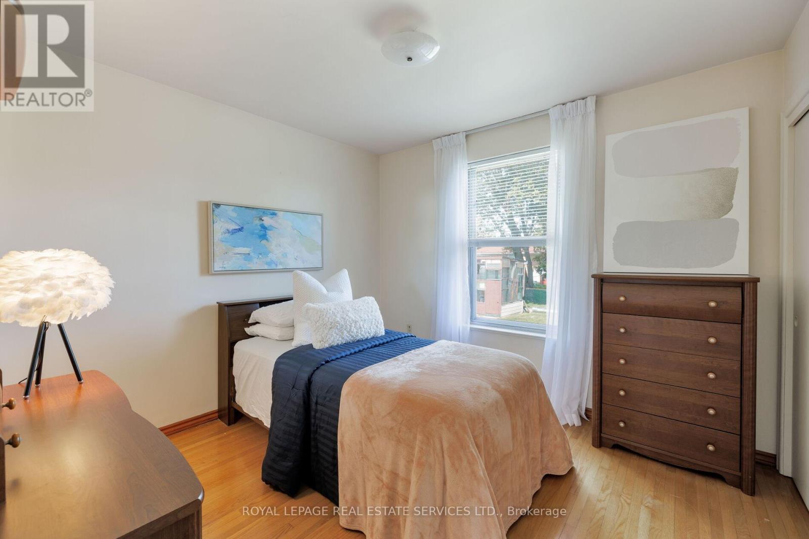 339 Woodale Avenue, Oakville, Ontario  L6K 2N8 - Photo 22 - W12466658