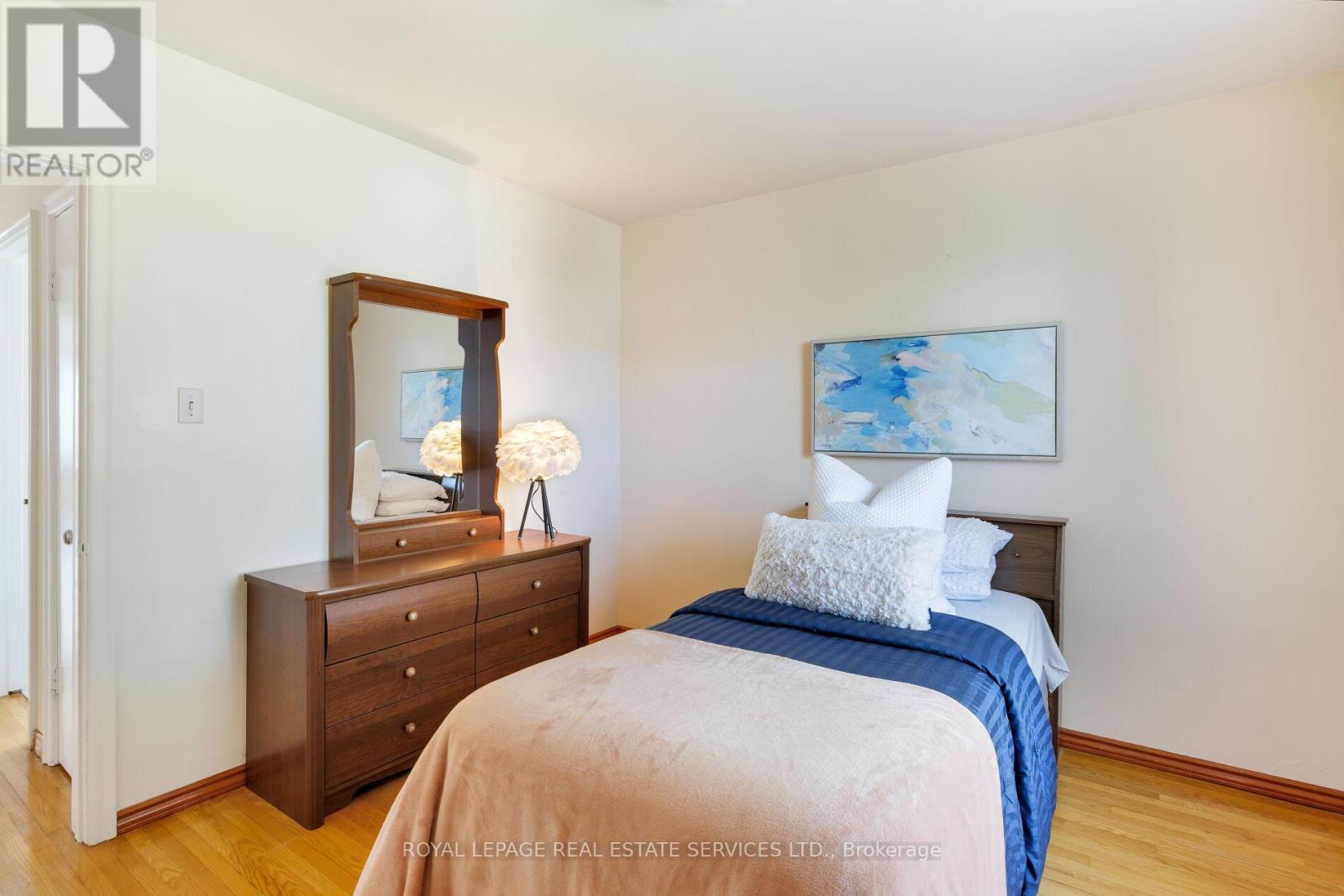 339 Woodale Avenue, Oakville, Ontario  L6K 2N8 - Photo 23 - W12466658