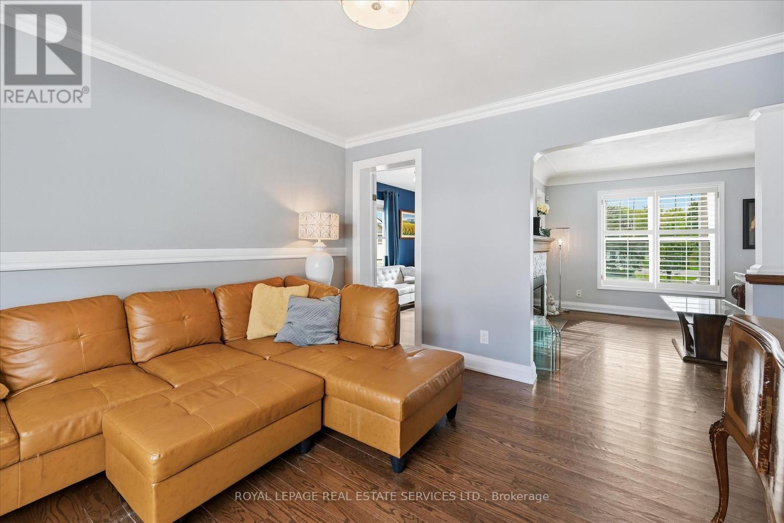 677 Greenwood Drive, Burlington, Ontario  L7T 3P4 - Photo 14 - W12466669