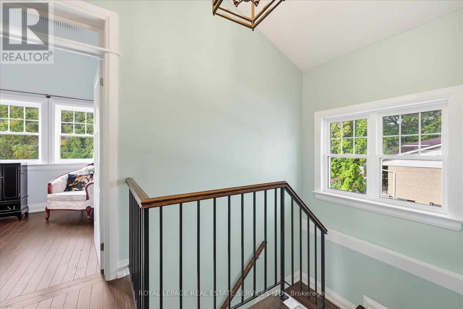677 Greenwood Drive, Burlington, Ontario  L7T 3P4 - Photo 19 - W12466669