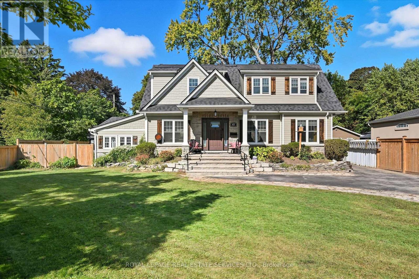 677 Greenwood Drive, Burlington, Ontario  L7T 3P4 - Photo 2 - W12466669