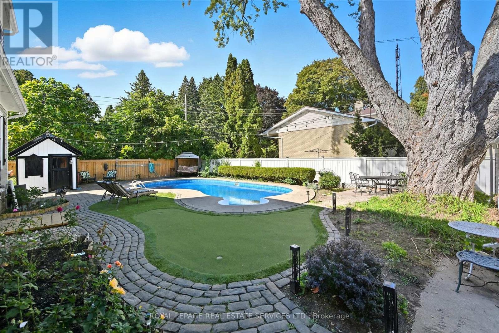 677 Greenwood Drive, Burlington, Ontario  L7T 3P4 - Photo 36 - W12466669