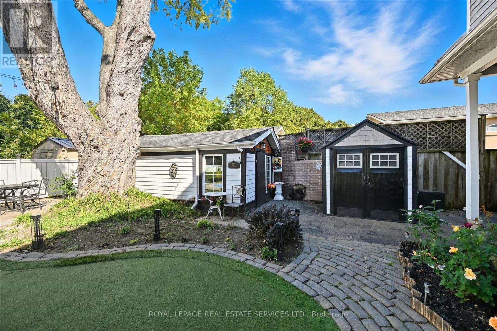 677 Greenwood Drive, Burlington, Ontario  L7T 3P4 - Photo 38 - W12466669