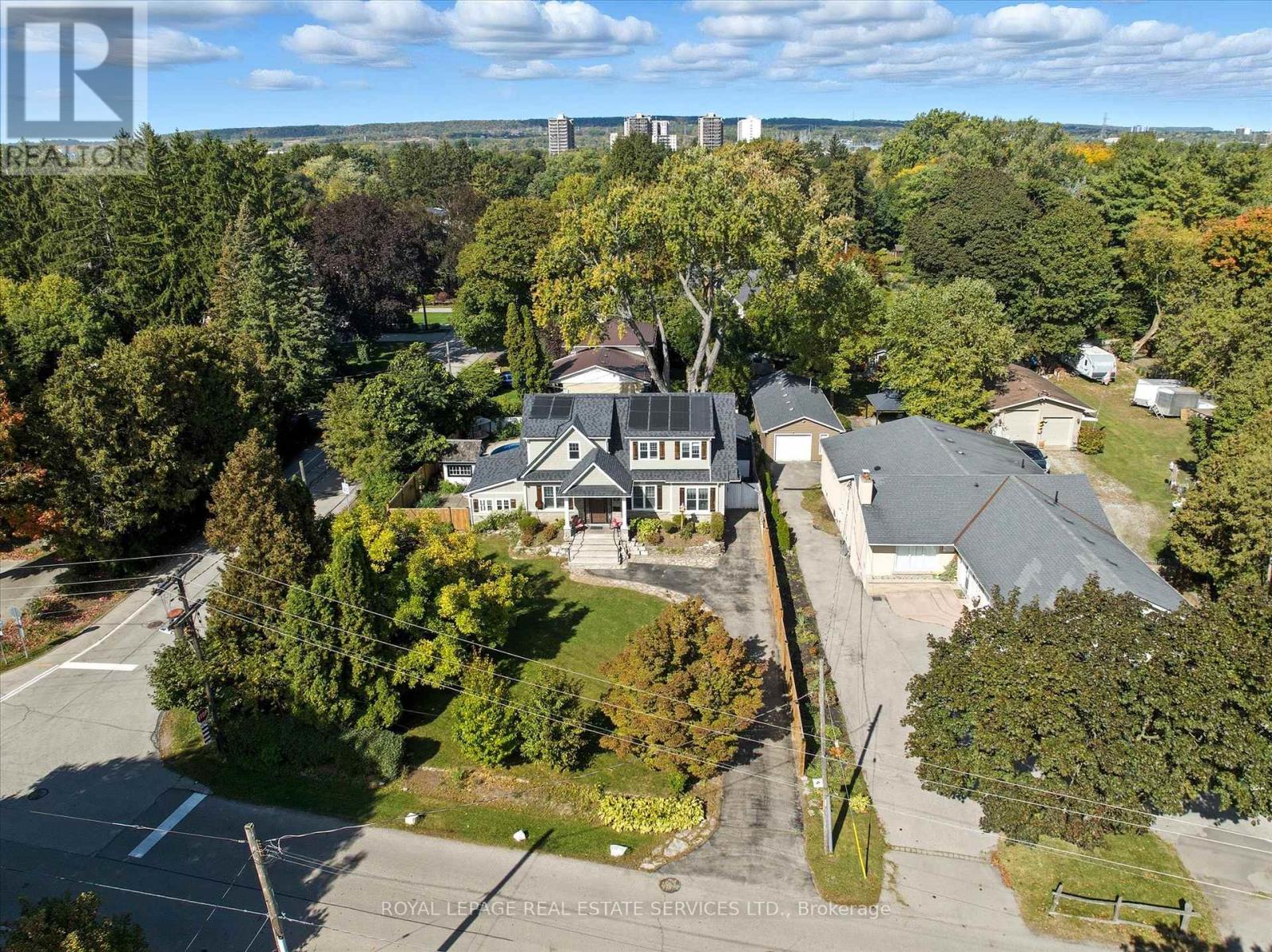 677 Greenwood Drive, Burlington, Ontario  L7T 3P4 - Photo 44 - W12466669