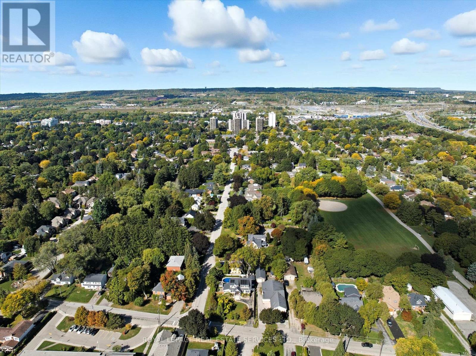 677 Greenwood Drive, Burlington, Ontario  L7T 3P4 - Photo 49 - W12466669