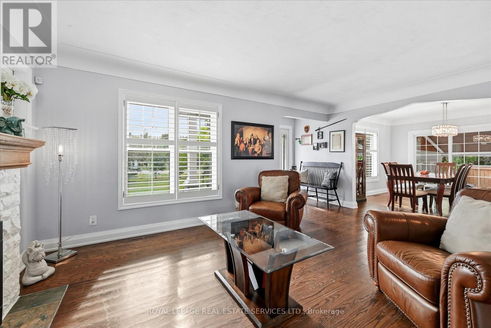 677 Greenwood Drive, Burlington, Ontario  L7T 3P4 - Photo 6 - W12466669