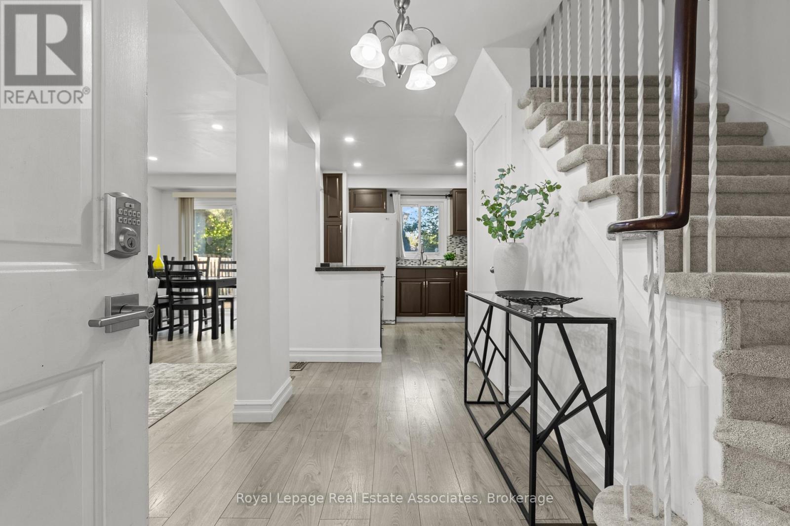 48 Summertime Court, Brampton, Ontario  L6Z 2B4 - Photo 2 - W12466680