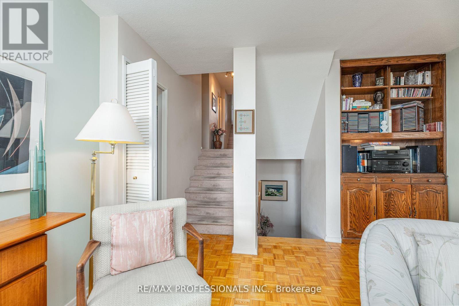 907 - 11 Wincott Drive, Toronto, Ontario  M9R 2R9 - Photo 13 - W12466692
