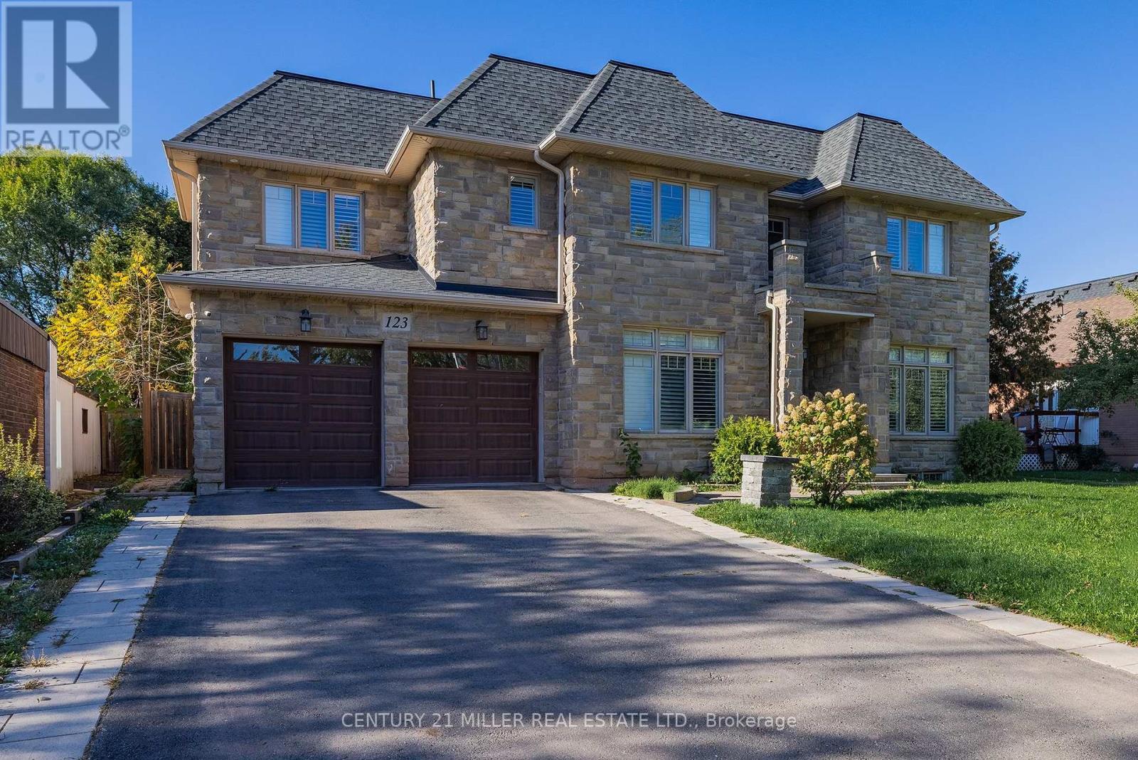 123 MAYFIELD DRIVE, Oakville, Ontario