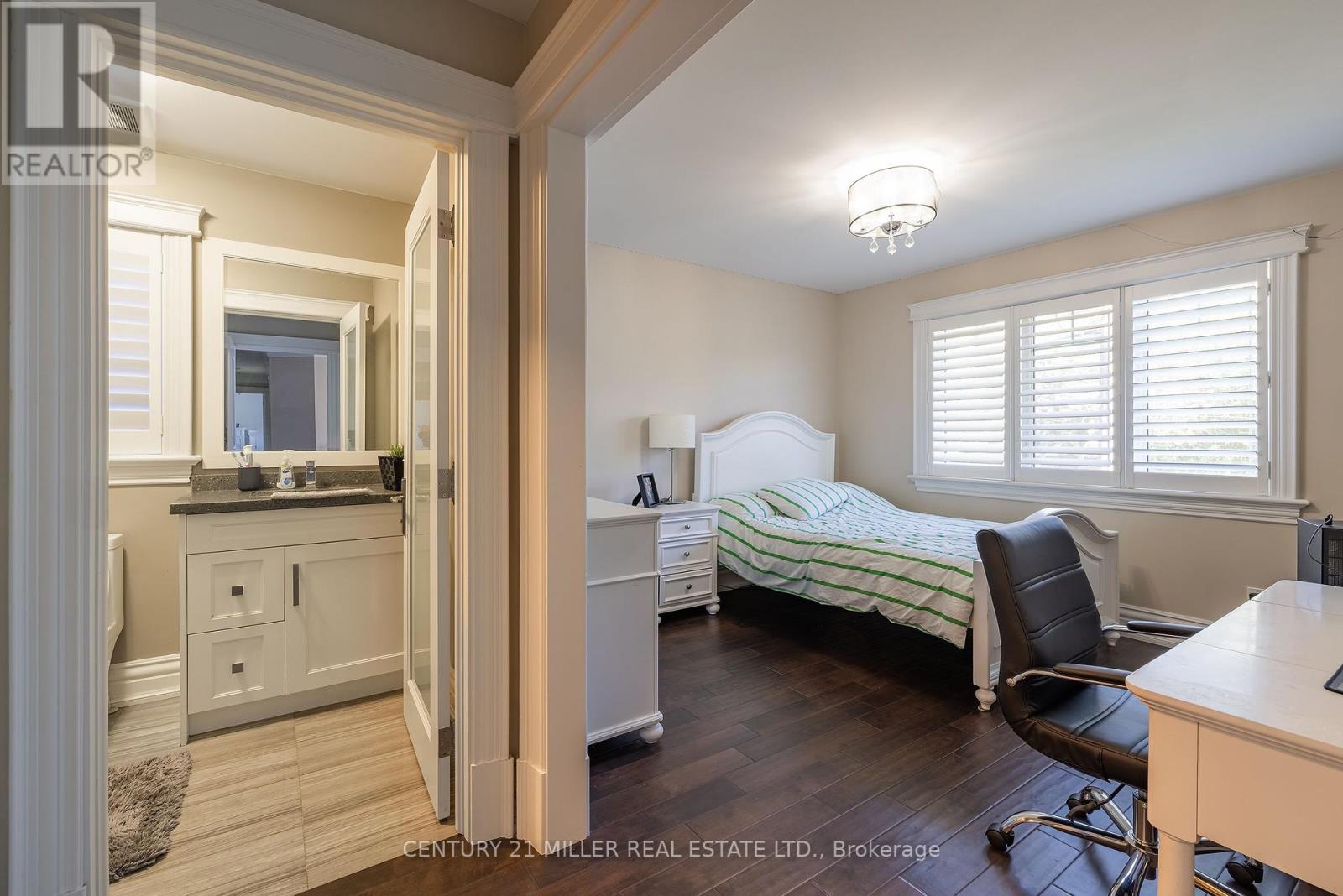 123 Mayfield Drive, Oakville, Ontario  L6H 1K6 - Photo 22 - W12466693