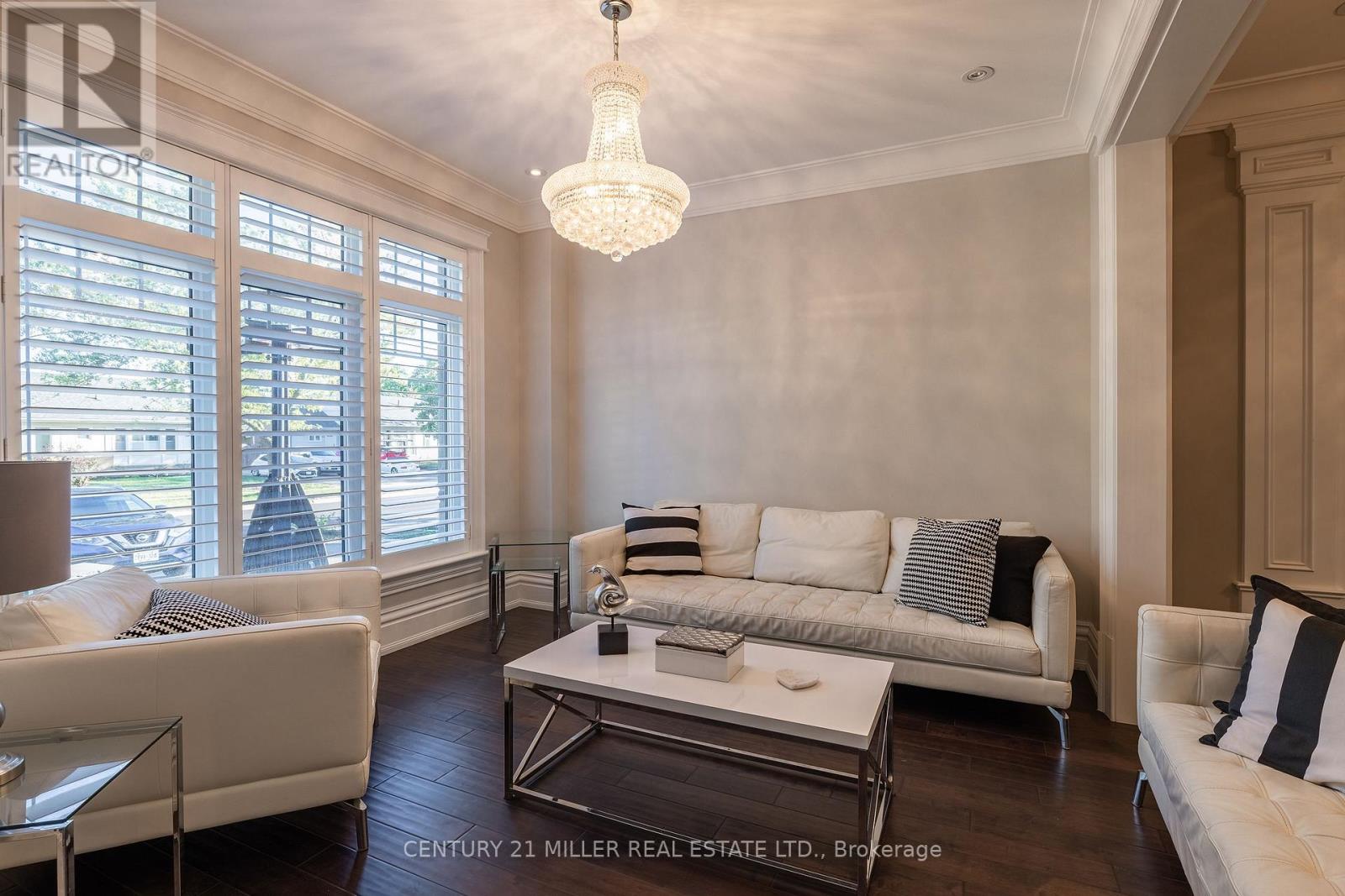 123 Mayfield Drive, Oakville, Ontario  L6H 1K6 - Photo 5 - W12466693