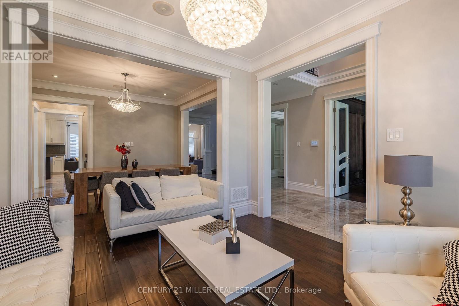 123 Mayfield Drive, Oakville, Ontario  L6H 1K6 - Photo 6 - W12466693