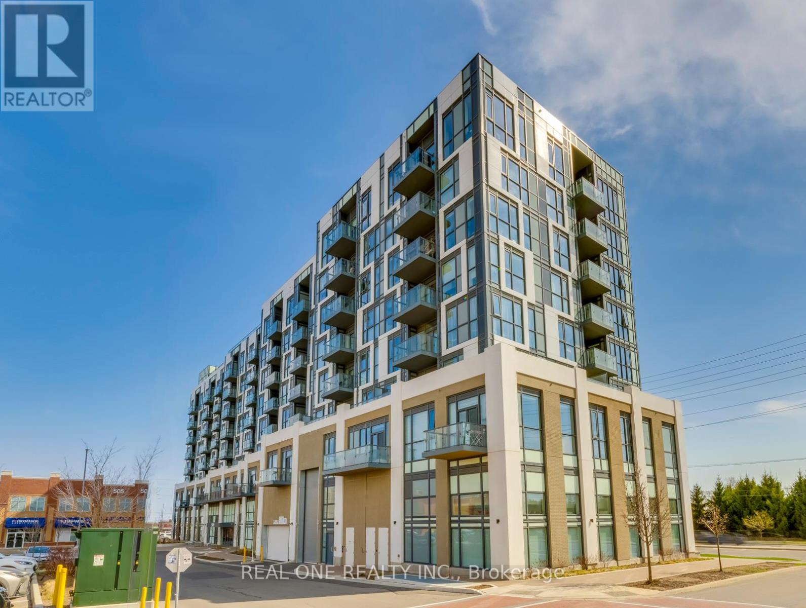 815 - 509 Dundas Street W, Oakville, Ontario  L6M 4M2 - Photo 3 - W12466701
