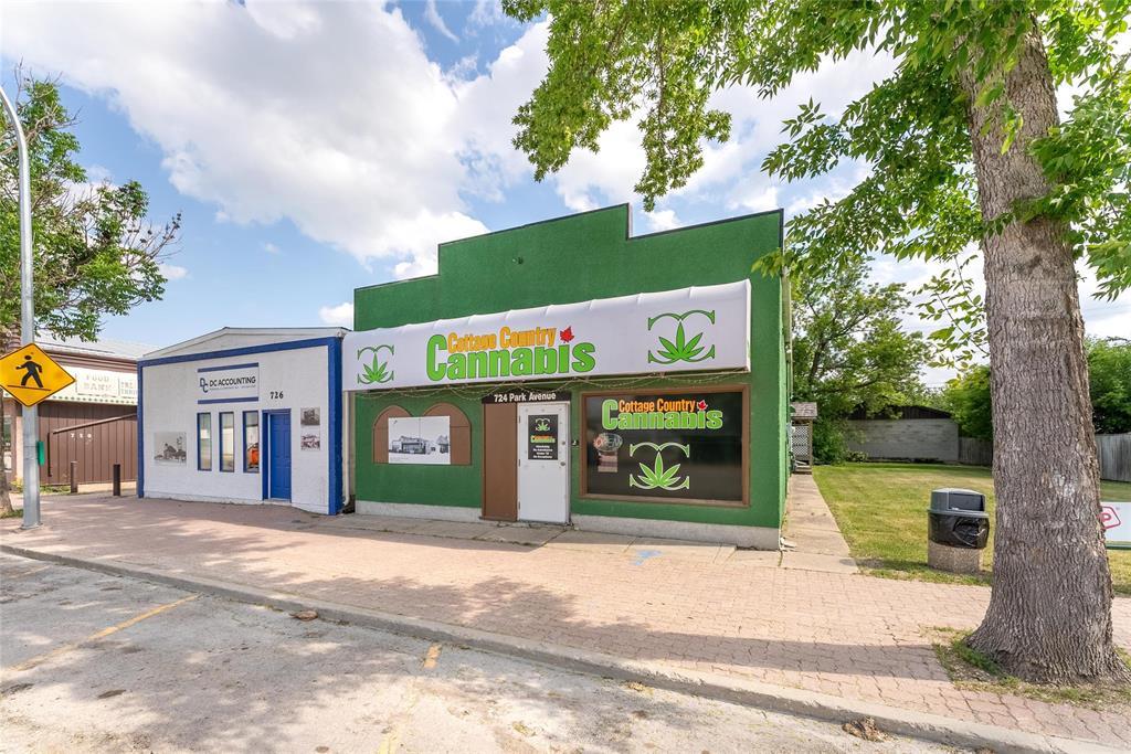 724 Park Avenue, Beausejour, Manitoba  R0E 0C0 - Photo 0 - 202526757