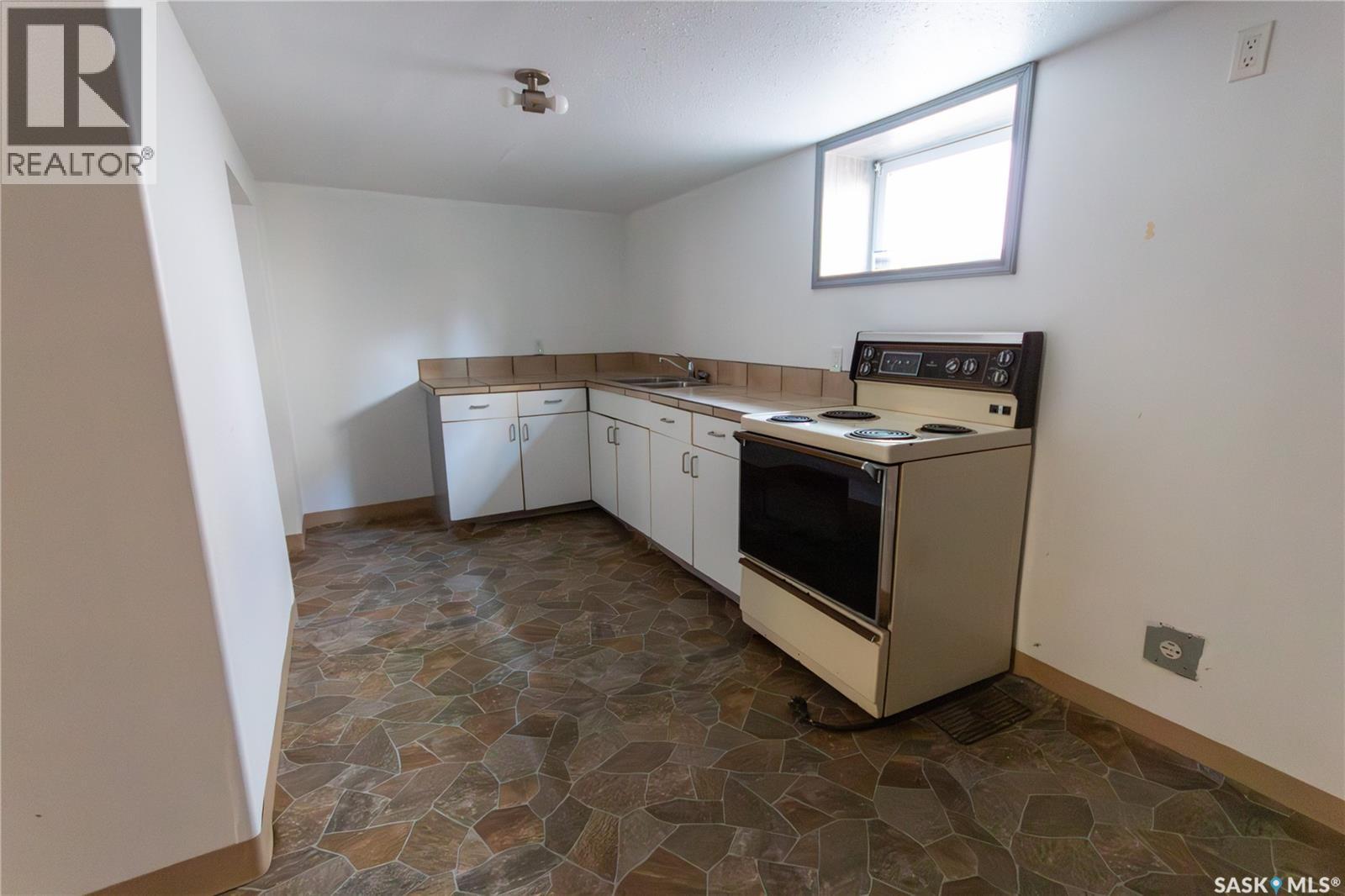1131 104th Street, North Battleford, Saskatchewan  S9A 1N5 - Photo 15 - SK015919