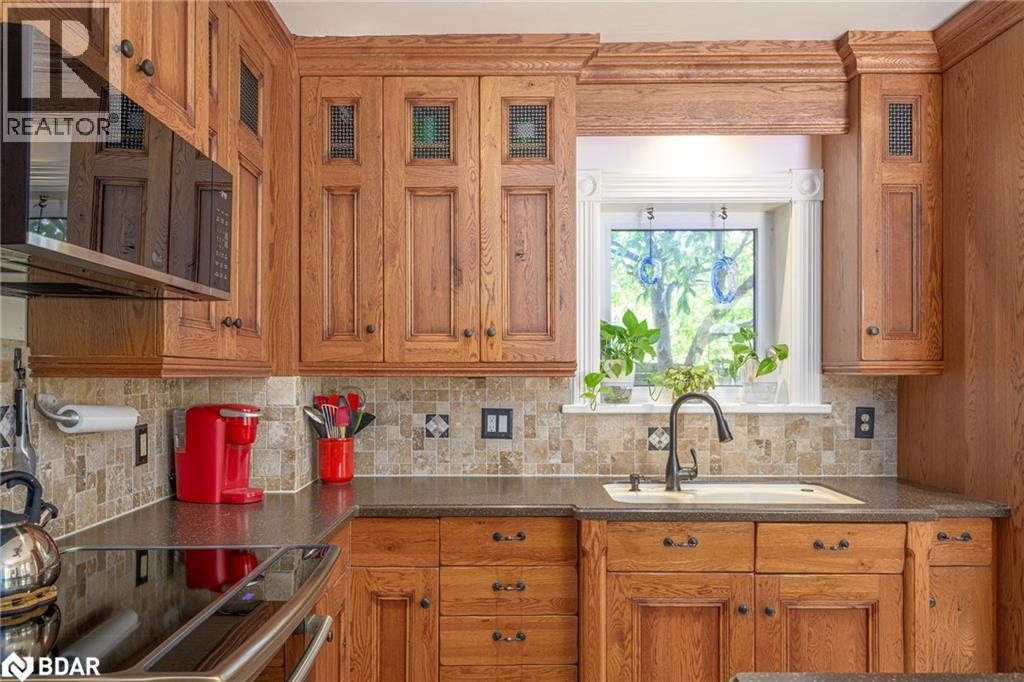 17 Frances Street N, Barrie, Ontario  L4N 1Z3 - Photo 6 - 40779802