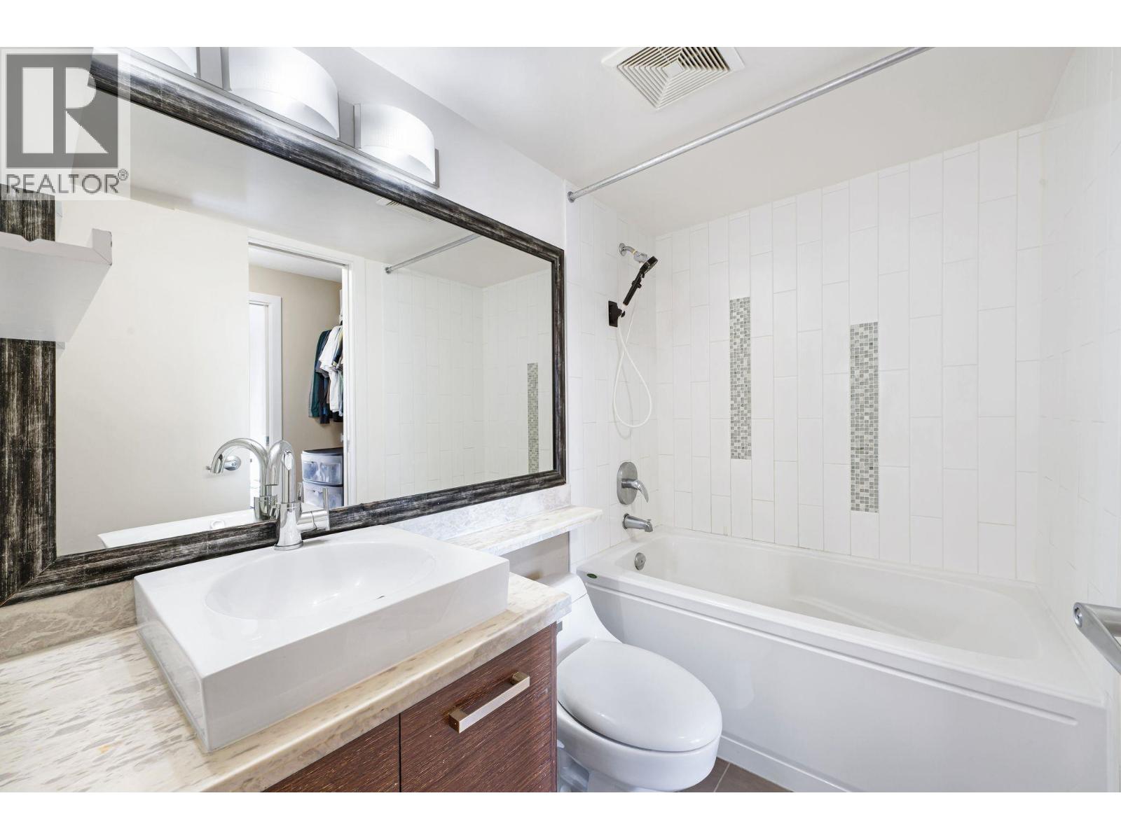 903 2959 Glen Drive, Coquitlam, British Columbia  V3B 0B8 - Photo 14 - R3058269