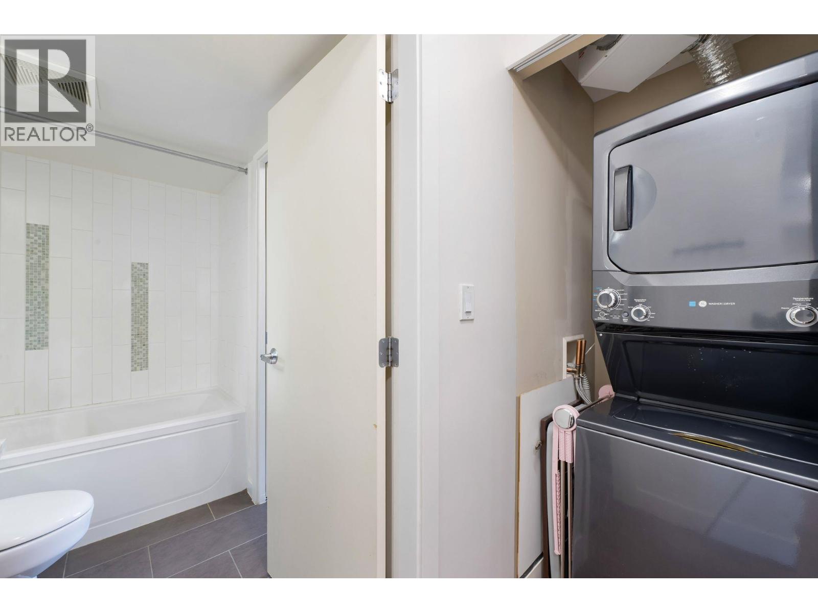 903 2959 Glen Drive, Coquitlam, British Columbia  V3B 0B8 - Photo 16 - R3058269