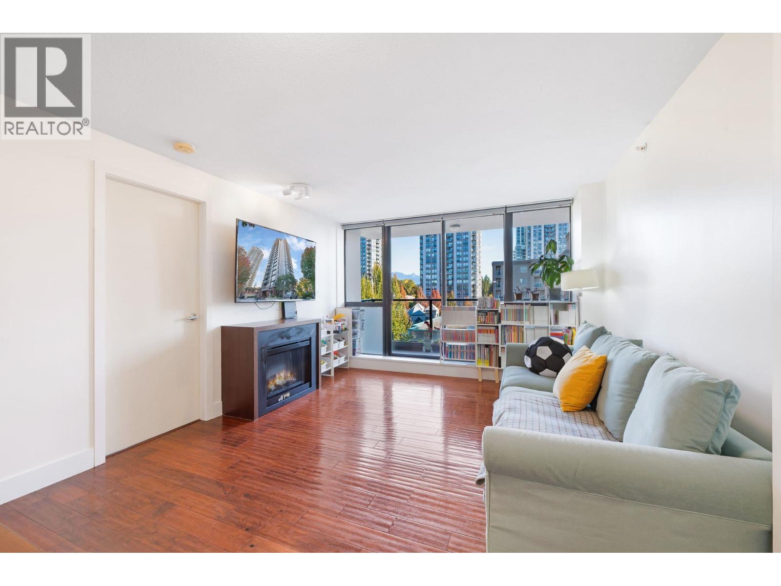 903 2959 GLEN DRIVE, coquitlam, British Columbia