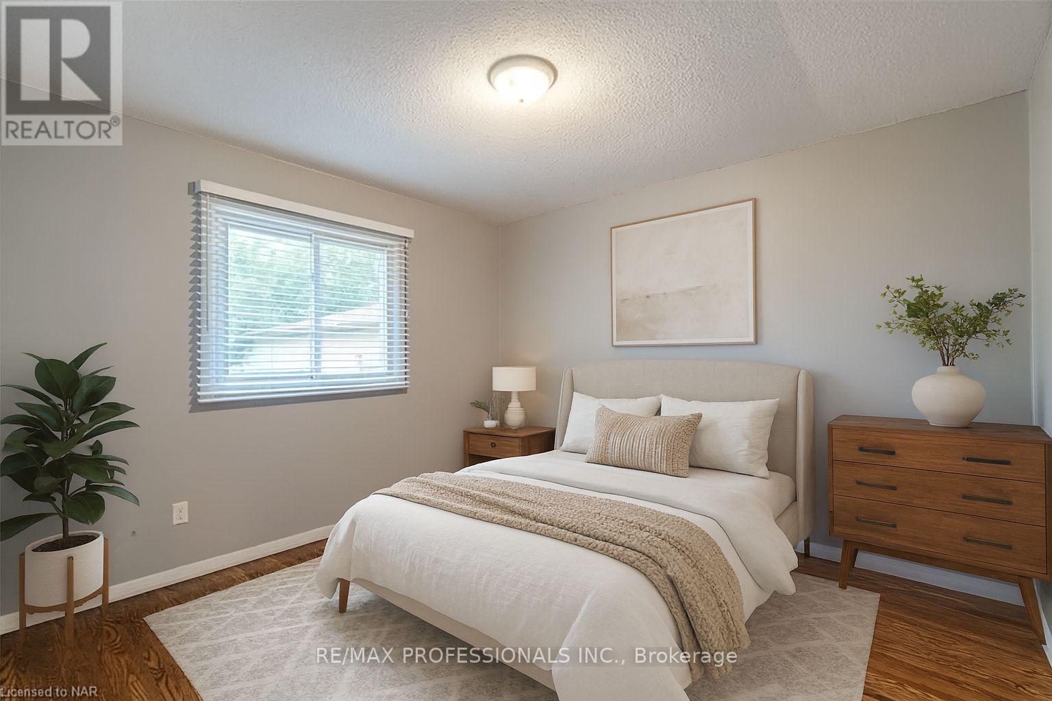 Upper - 35 Carriage Road, St. Catharines, Ontario  L2P 1S6 - Photo 11 - X12466601
