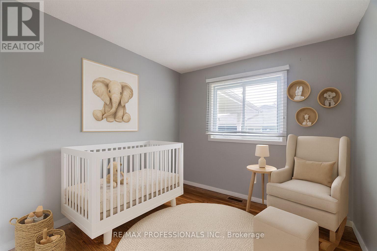 Upper - 35 Carriage Road, St. Catharines, Ontario  L2P 1S6 - Photo 14 - X12466601
