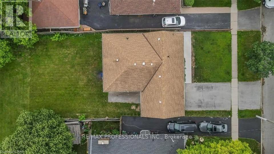 Upper - 35 Carriage Road, St. Catharines, Ontario  L2P 1S6 - Photo 21 - X12466601