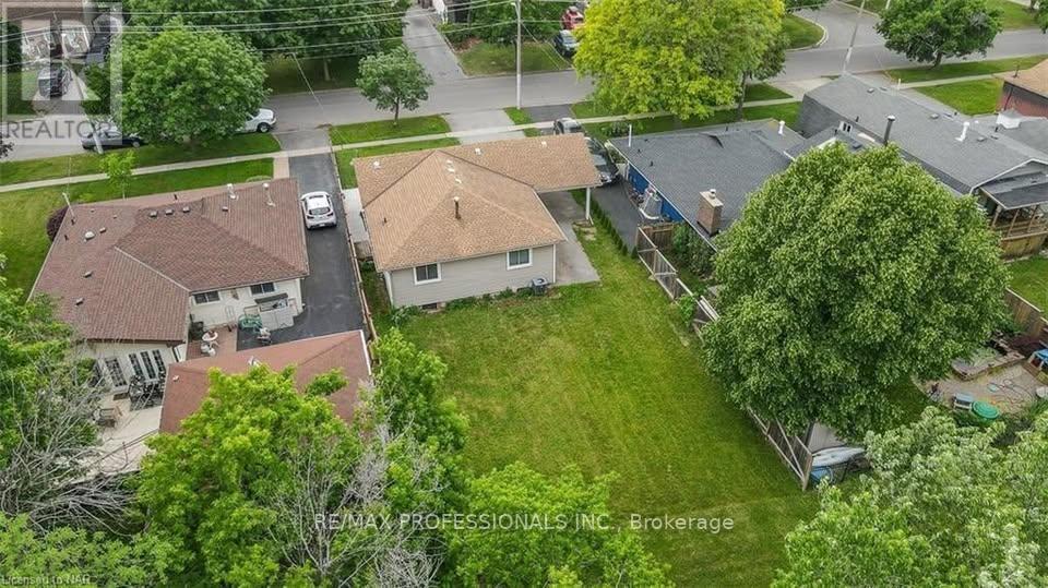 Upper - 35 Carriage Road, St. Catharines, Ontario  L2P 1S6 - Photo 22 - X12466601