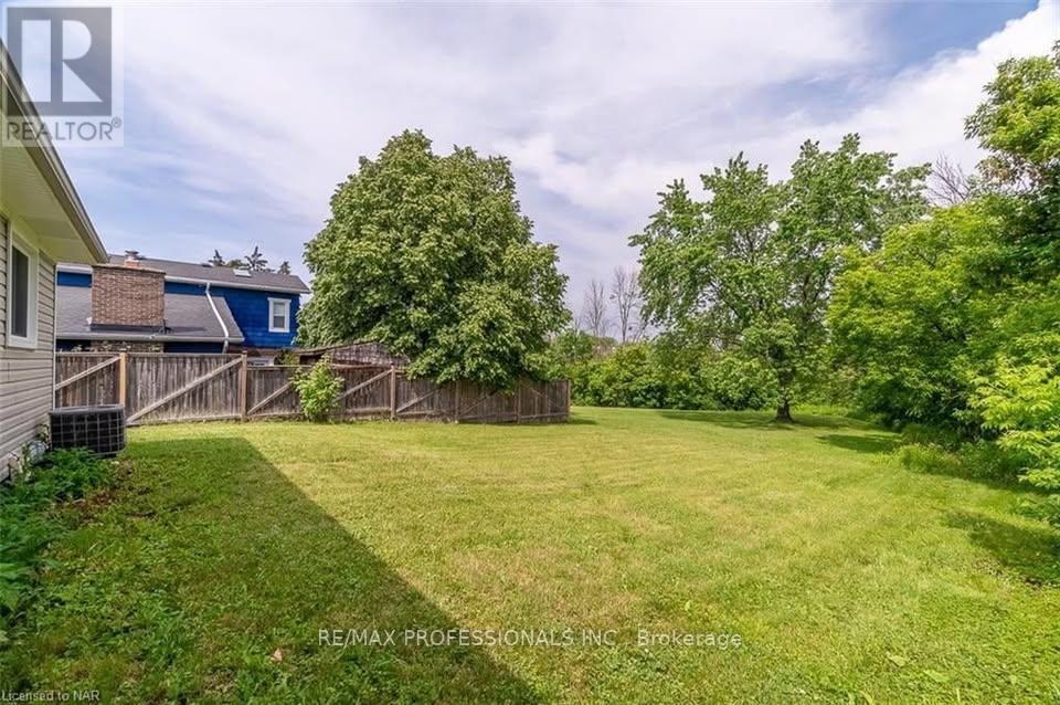 Upper - 35 Carriage Road, St. Catharines, Ontario  L2P 1S6 - Photo 23 - X12466601