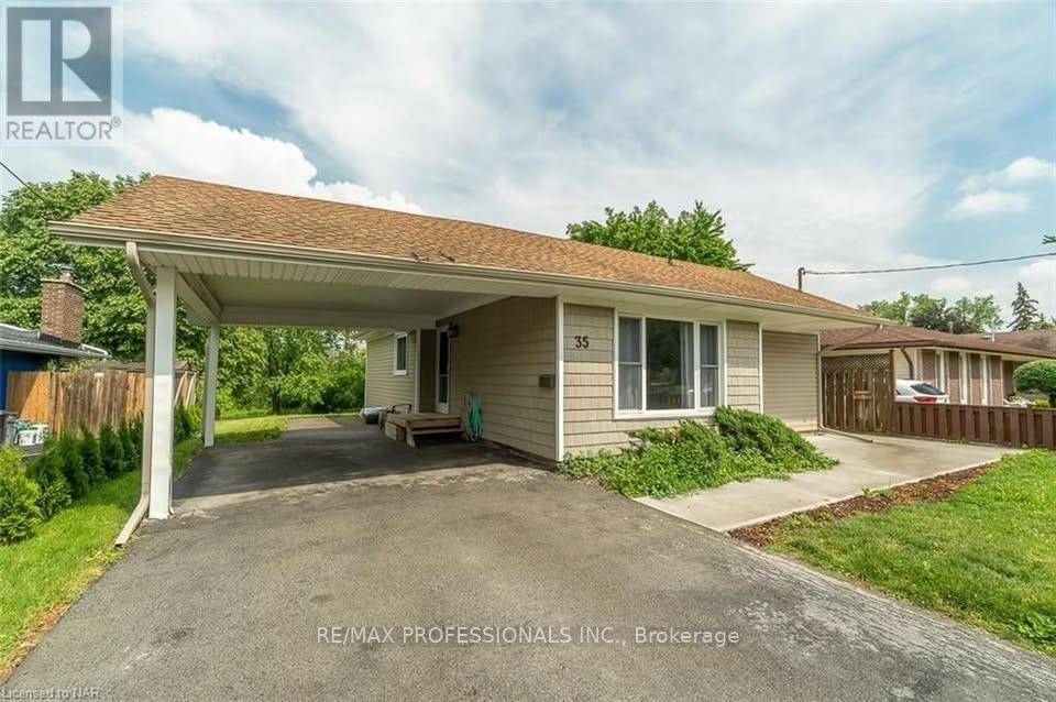 Upper - 35 Carriage Road, St. Catharines, Ontario  L2P 1S6 - Photo 3 - X12466601