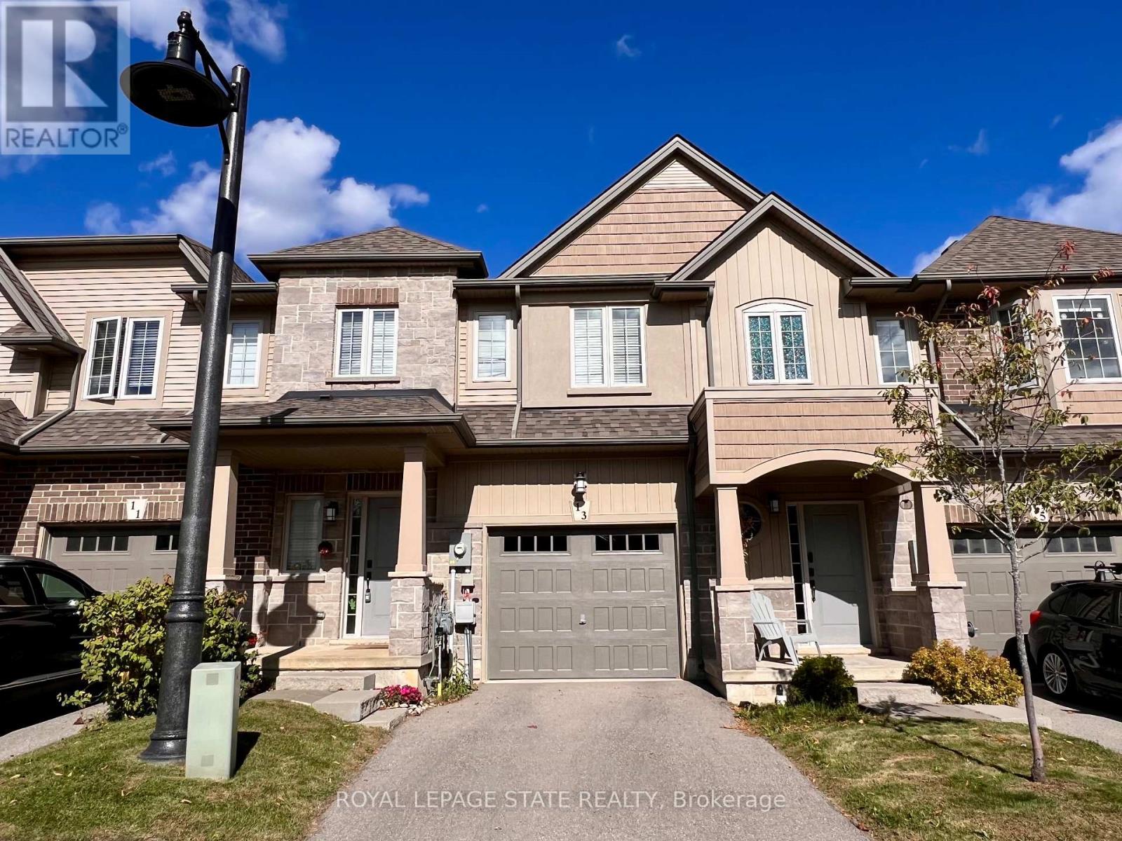 13 DRESSER LANE, Hamilton, Ontario