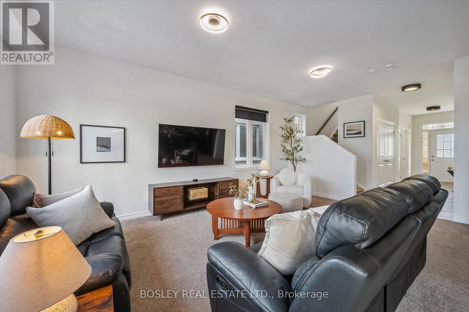 238 Vincent Drive, North Dumfries, Ontario  N0B 1E0 - Photo 11 - X12466671