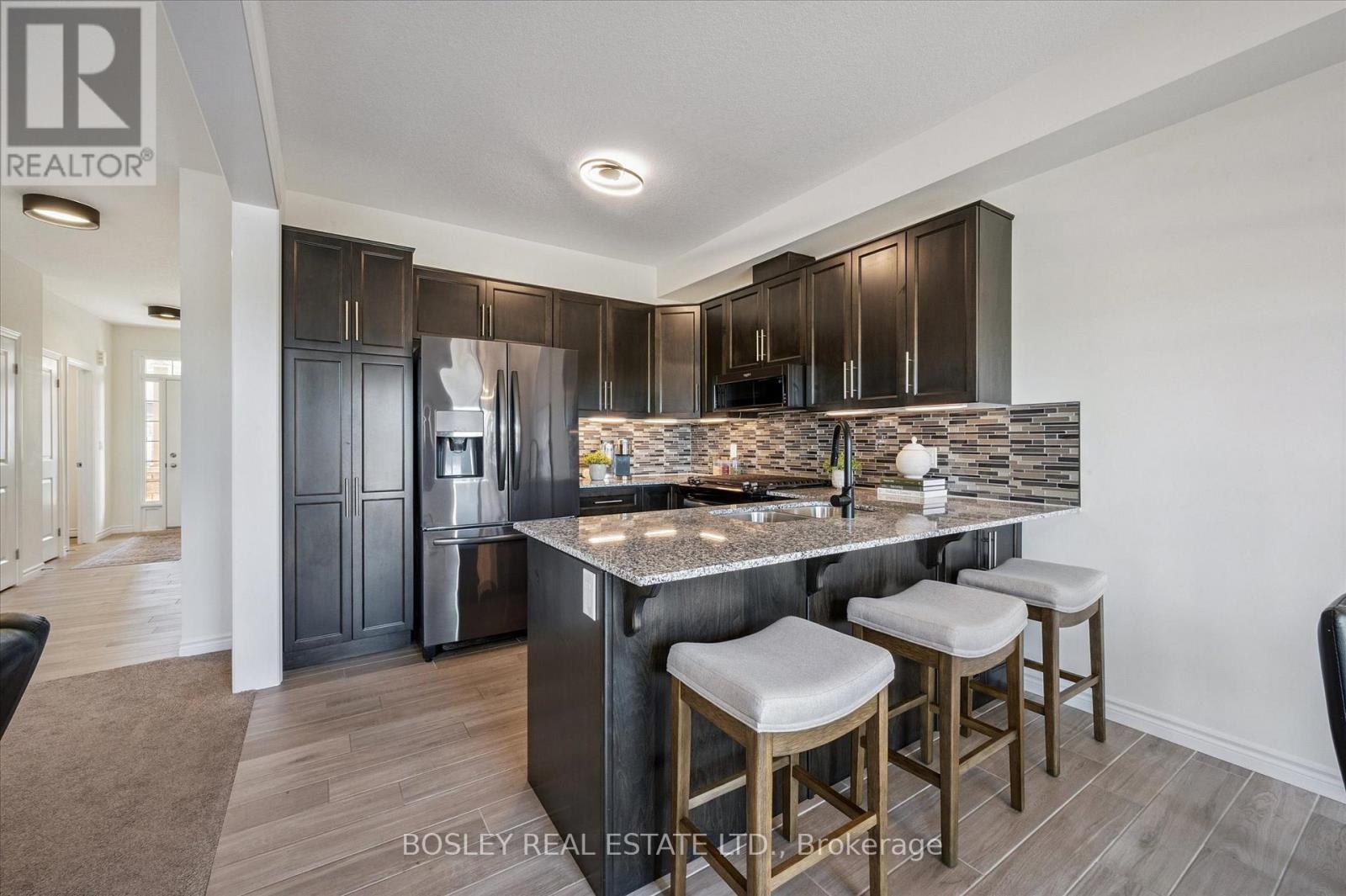 238 Vincent Drive, North Dumfries, Ontario  N0B 1E0 - Photo 13 - X12466671