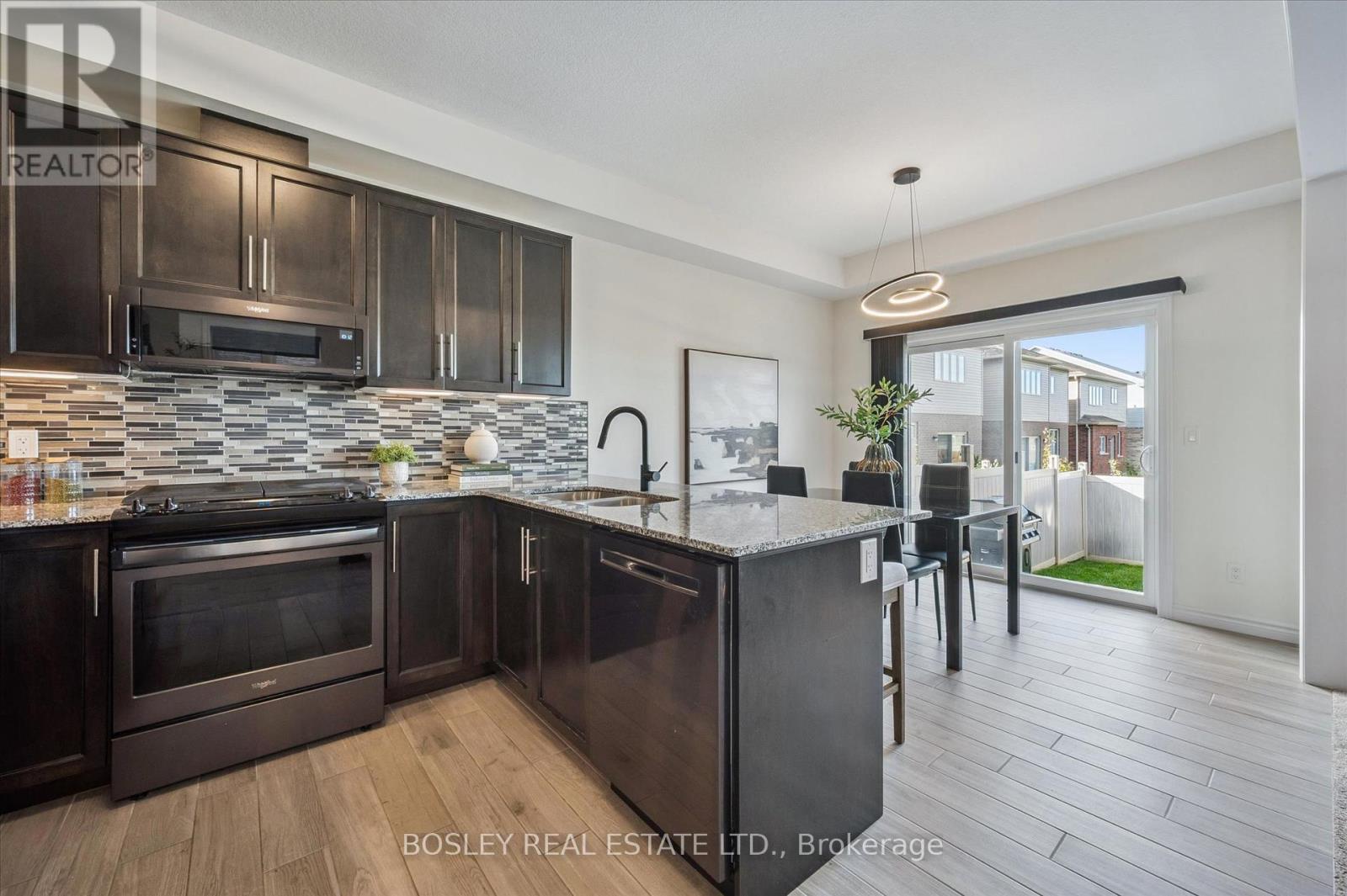 238 Vincent Drive, North Dumfries, Ontario  N0B 1E0 - Photo 15 - X12466671