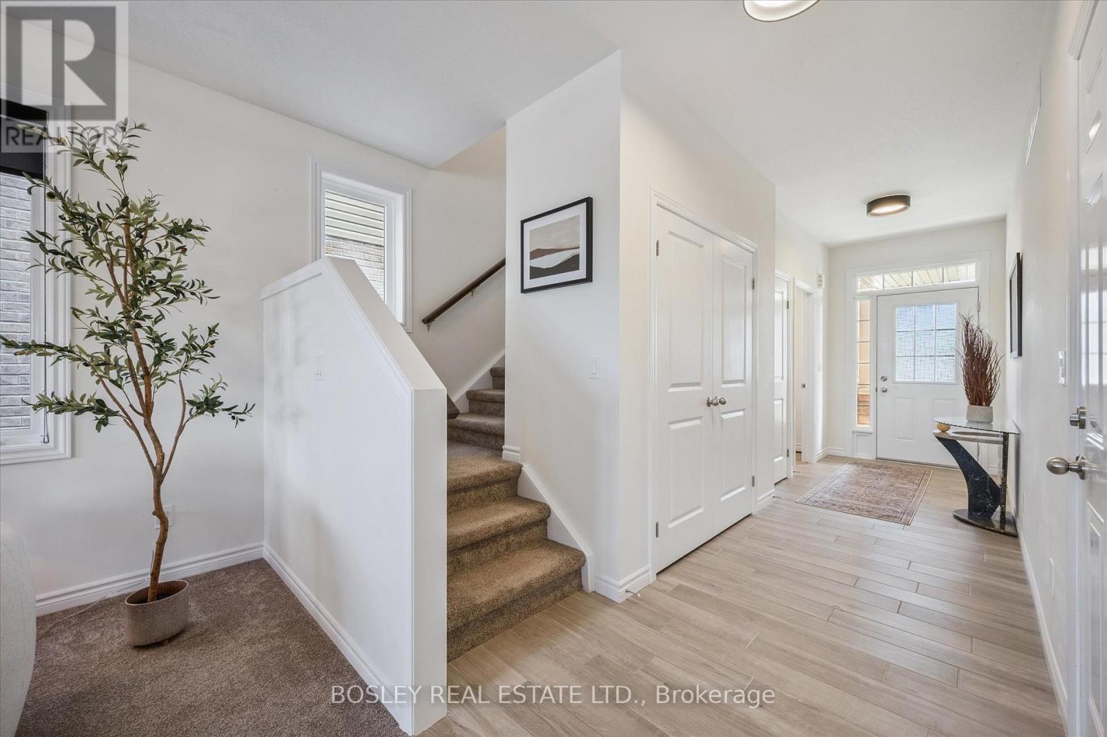 238 Vincent Drive, North Dumfries, Ontario  N0B 1E0 - Photo 18 - X12466671