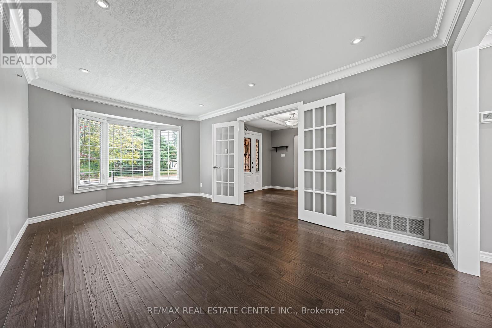 163 Glenvalley Drive, Cambridge, Ontario  N1T 1R1 - Photo 7 - X12466700