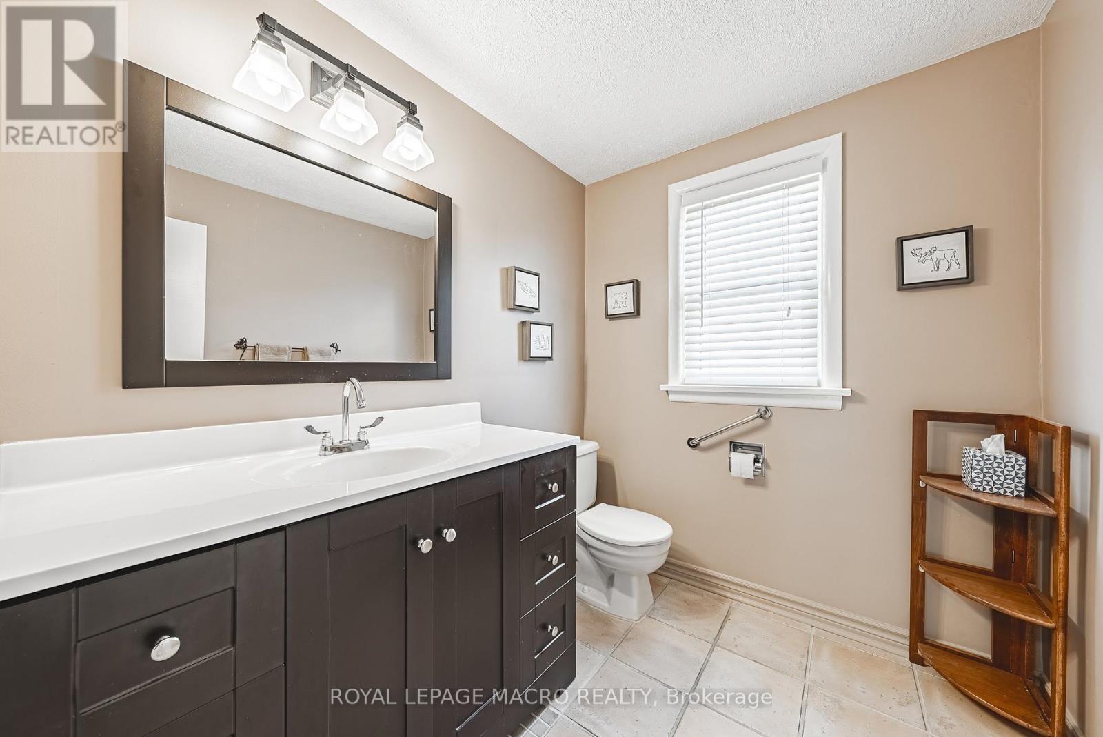 31 Buchanan Street, Hamilton, Ontario  L9A 2V7 - Photo 27 - X12466702