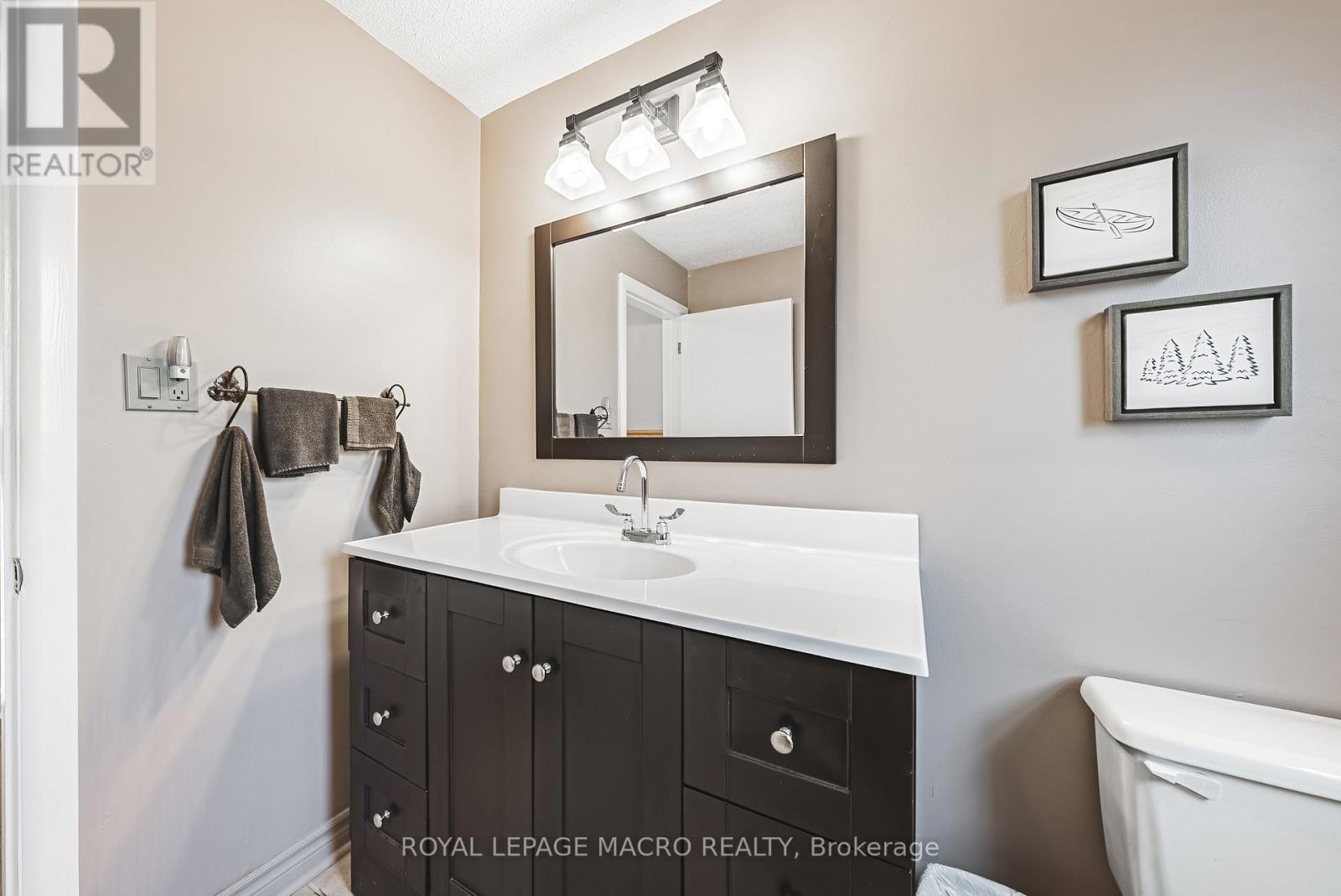 31 Buchanan Street, Hamilton, Ontario  L9A 2V7 - Photo 28 - X12466702