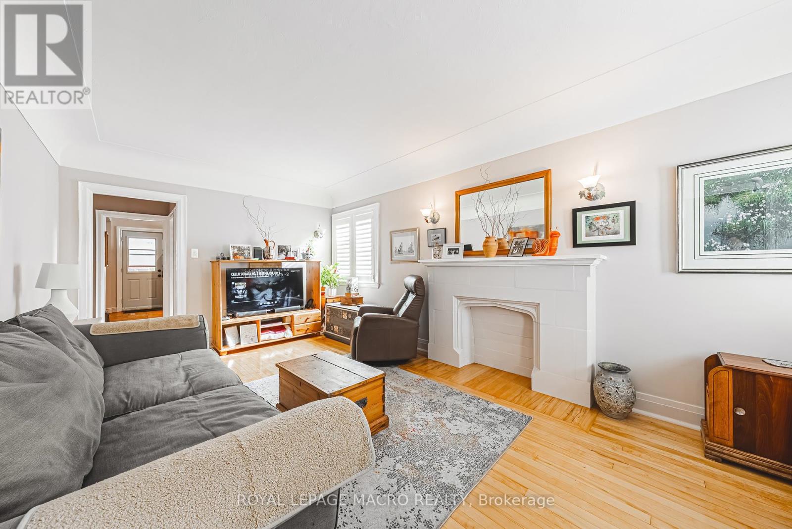 31 Buchanan Street, Hamilton, Ontario  L9A 2V7 - Photo 7 - X12466702