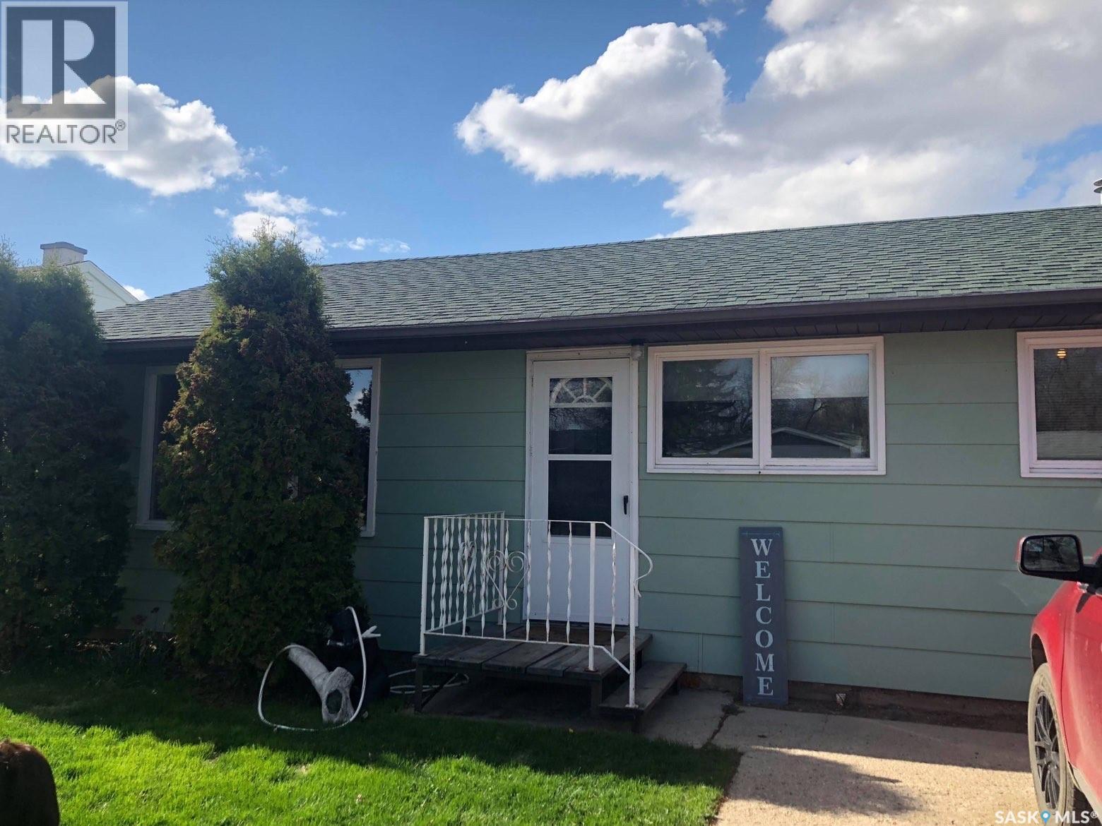310 DOMINION ROAD, assiniboia, Saskatchewan