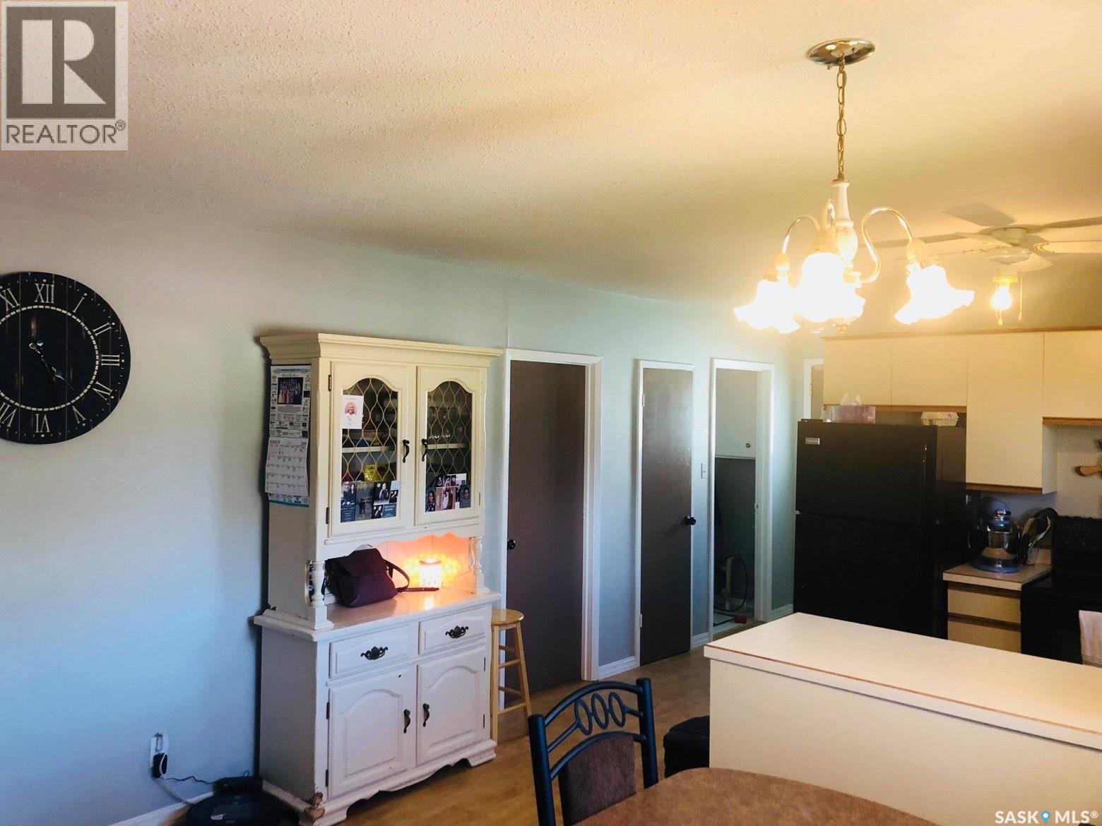 310 Dominion Road, Assiniboia, Saskatchewan  S0H 0B0 - Photo 4 - SK020974